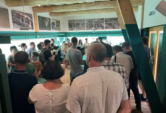 Fundația Conservation Carpathia inaugurează Centrul de vizitare „Casa Castorului” în comuna Rucăr