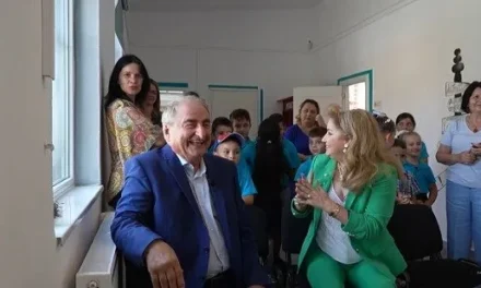 Valentina Fătu și Vasile Muraru au inaugurat Școala Primară din satul Rași, județul Ialomița, renovată de Asociația BookLand