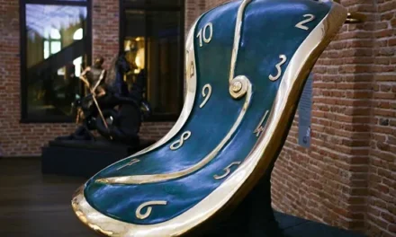 Expoziția „Universul lui Salvador Dalí” mai poate fi vizitată doar până la 1 septembrie @Hanul Gabroveni