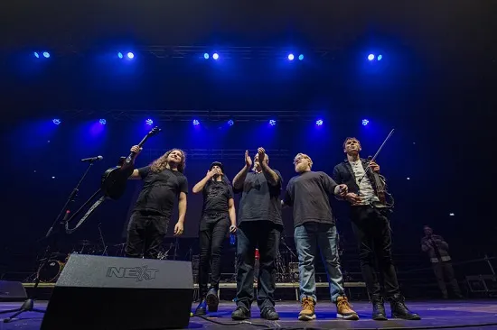 Recunoaștere uriașă pentru Trupa HARA și folclorul românesc: piesa Rollercoaster a câștigat premiul concursului muzical InterContinental Music Awards din SUA