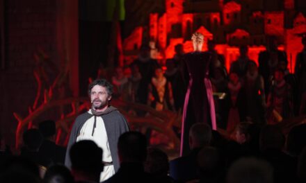 Marius Turdeanu debutează pe scena Teatrului Excelsior din București în spectacolul Oleanna de David Mamet, regia Mădălin Hîncu