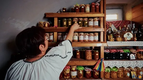 „Portret gastronomic local” ajunge în Mărginimea Sibiului: „Cămara Chivuței” și plăcinta miresei