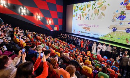 Premieră  națională: Filmul „CATANE”, comedia multipremiată regizată de Ioana Mischie, ajunge oficial în cinematografele din 45 de orașe din România – de neratat!