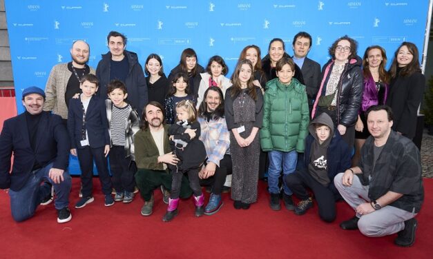 „Atlasul Universului”, primul film pentru copii regizat de Paul Negoescu, primit cu aplauze și cronici elogioase la Festivalul Internațional de Film de la Berlin