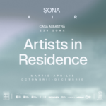 Din Berlin în satul caselor albastre din Făgăraș: trei artiste internaționale în rezidența Șona AIR 2025