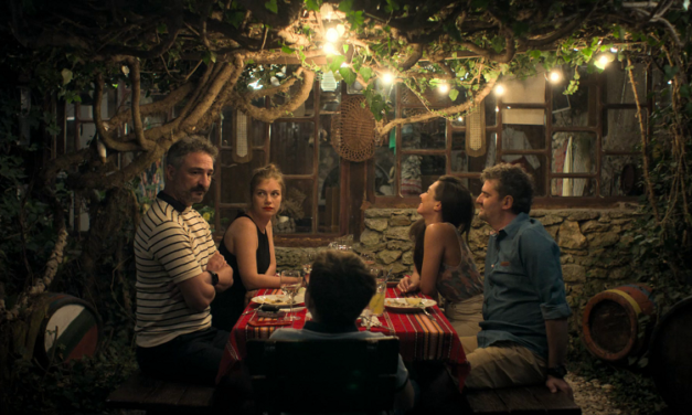 Un loc sigur, în regia Ceciliei Ștefănescu, pornește în caravană națională alături de echipa filmului