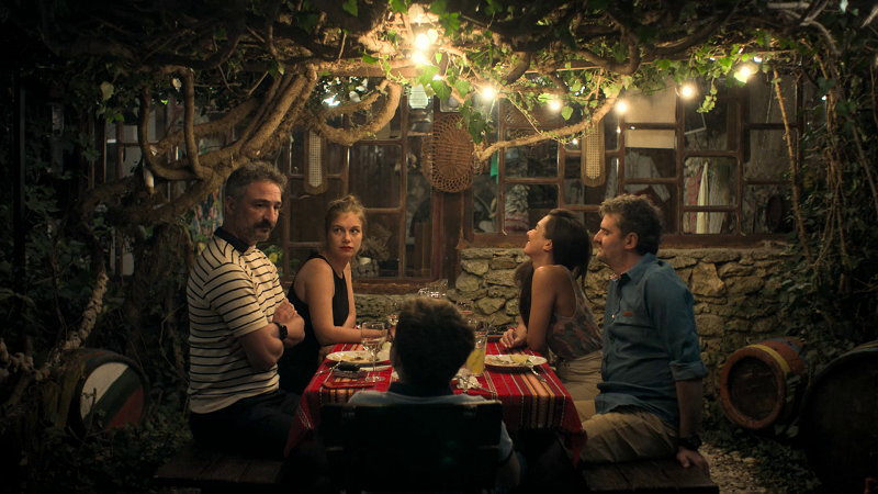 Un loc sigur, în regia Ceciliei Ștefănescu, pornește în caravană națională alături de echipa filmului