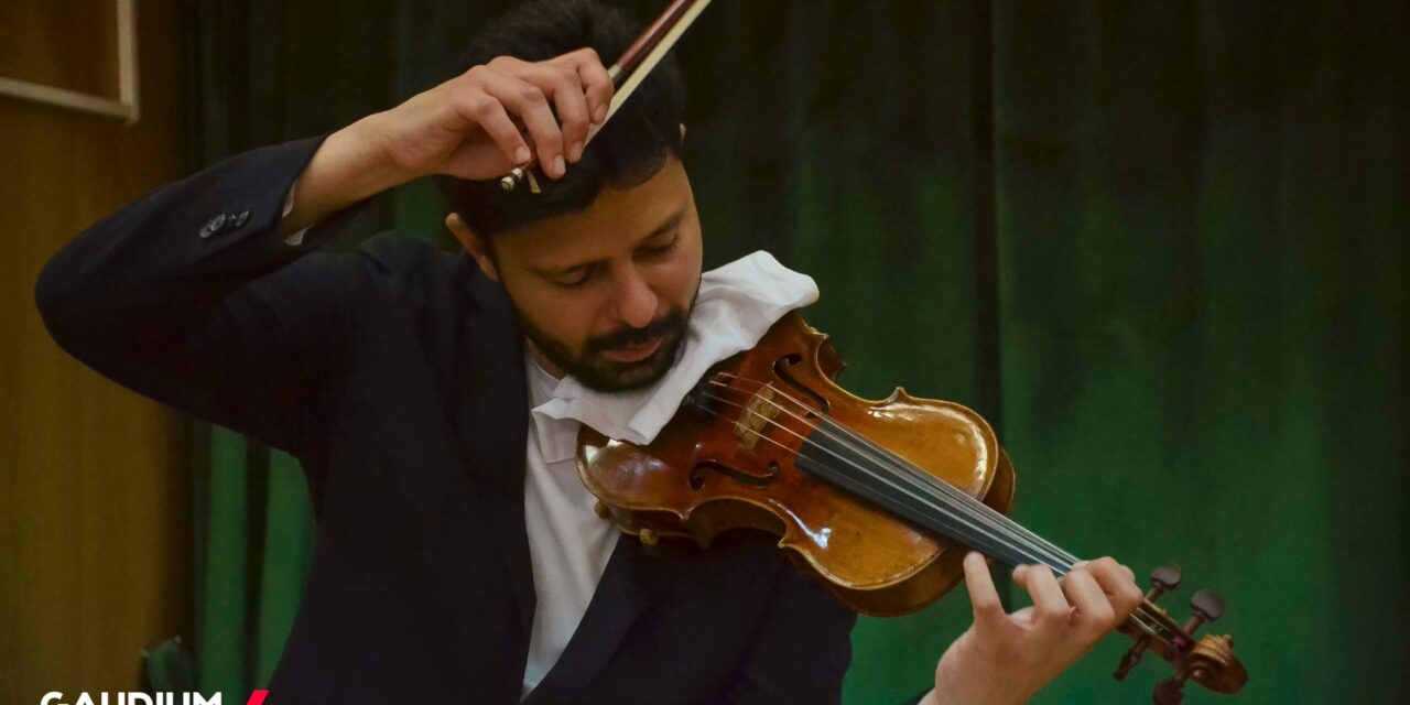 Renumitul violonist român Răzvan Stoica va cânta încă 25 de ani pe vioara Stradivarius 1729 „Ex Ernst”, un instrument de patrimoniu universal