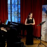 Două tinere soprane, Juliana Wells și Ilinca Oprina – debut la Ateneul Român – sala mică, pe 17 mai