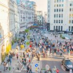 „Străzi Deschise – București, Promenadă urbană”: expoziție auto BMW Classic, plimbări estivale și un weekend fără trafic pe Calea Victoriei