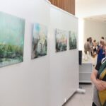 Vernisajul expoziției „Sub semnul curgerii. Între transparență și permanență” a reunit numeroși iubitori ai artei la Muzeul Apei din Timișoara