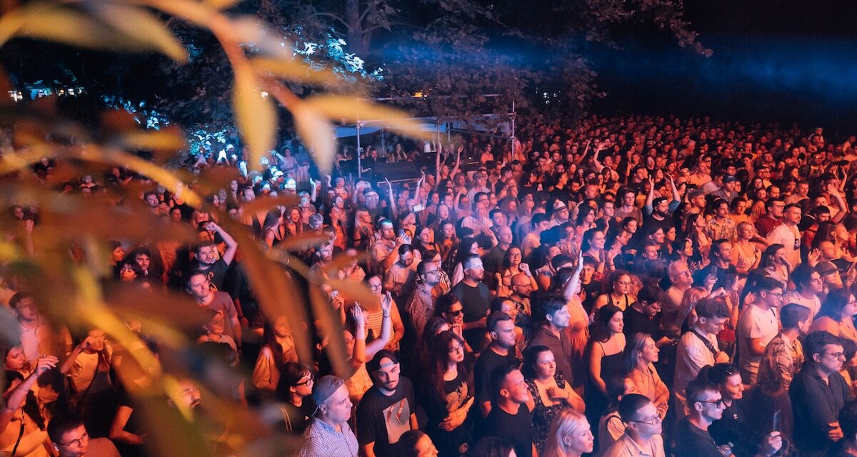 Peste 35.000 de oameni au sărbătorit zece ediții de Festival Strada Armenească în Grădina Botanică