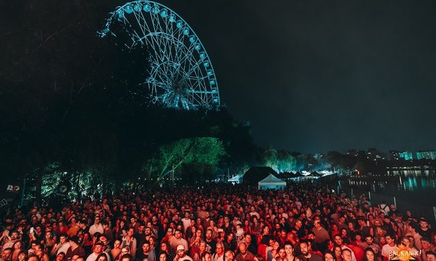 15.000 de oameni au participat la Balkanik Festival #13. Brâncuși Reimagined a transformat Parcul Tei prin sculptură, lumină și video mapping