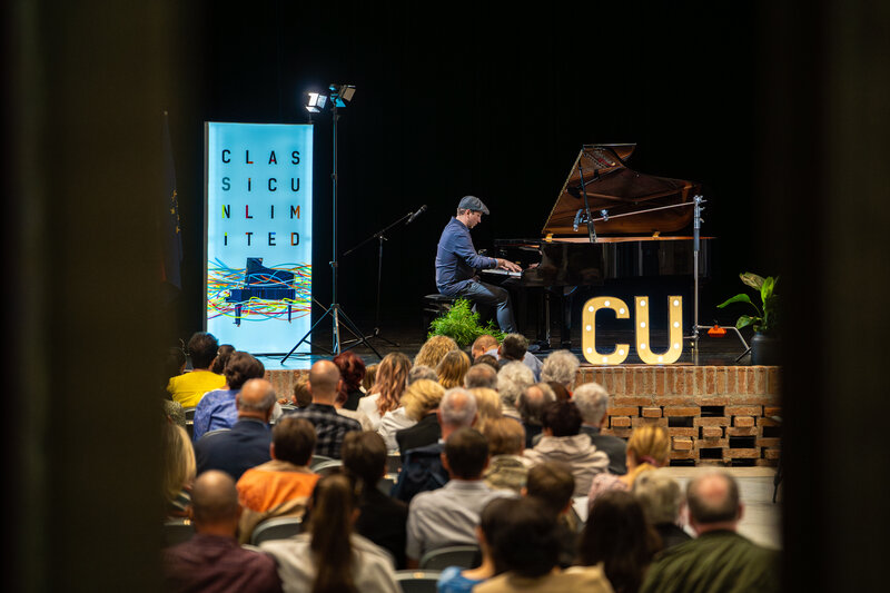 Classic Unlimited revine în județul Cluj cu trei concerte: pian, poezie și artă vizuală la Gilău, Cluj-Napoca și Gherla