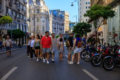 Calea Victoriei, pietonală doar sâmbătă, 12 septembrie, cu activări urbane, sport, artă și educație la „Străzi Deschise – București, Promenadă urbană”