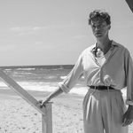 „Străinul”, celebrul roman al lui Albert Camus, într-o nouă ecranizare semnată de François Ozon, din 9 octombrie la cinema